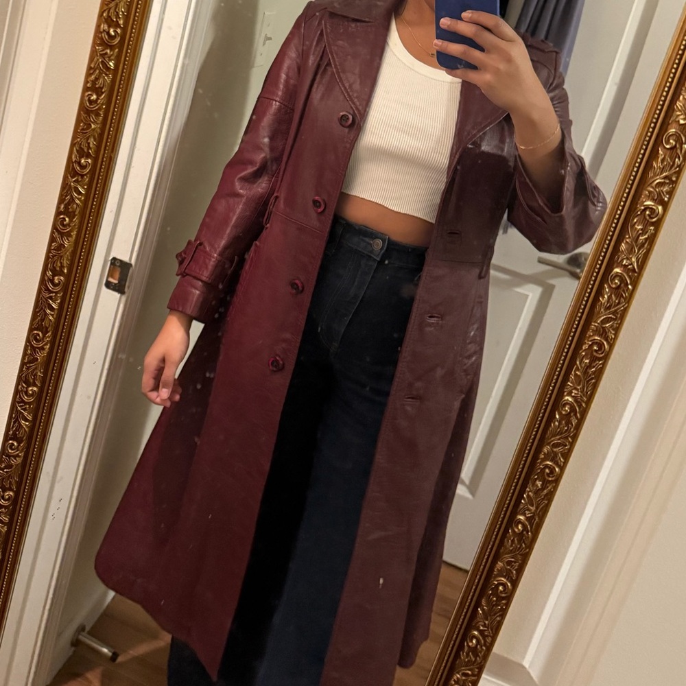 Etienne Aigner burgundy trench coat - size 14- fits like women’s M/L